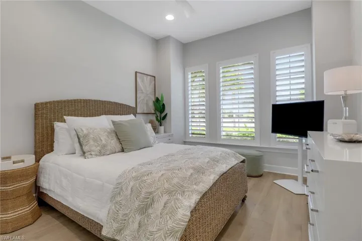6225 Antigua Way, Naples, Florida 34113