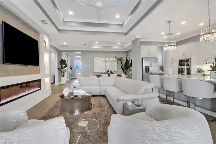 6225 Antigua Way, Naples, Florida 34113
