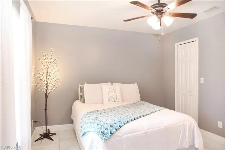 818 Sw 11th Ave, Cape Coral, Florida 33991