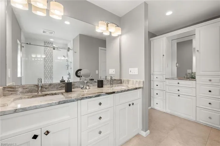1704 Palaco Grande Pkwy, Cape Coral, Florida 33904