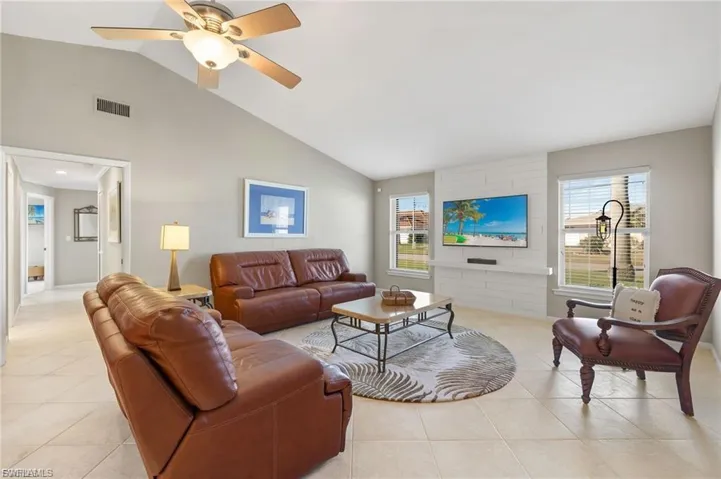 1704 Palaco Grande Pkwy, Cape Coral, Florida 33904