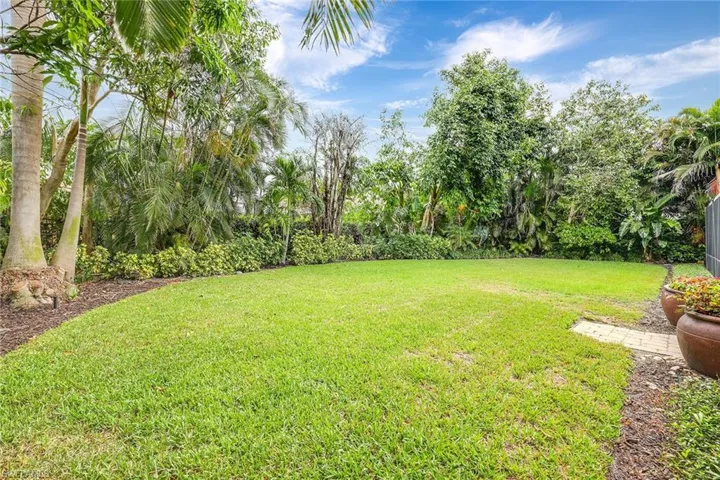 675  Harbour  DR, Naples, FL 34103