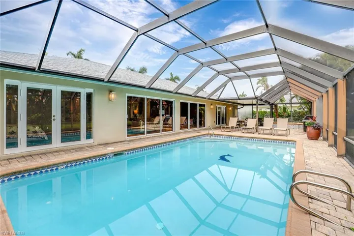 675  Harbour  DR, Naples, FL 34103