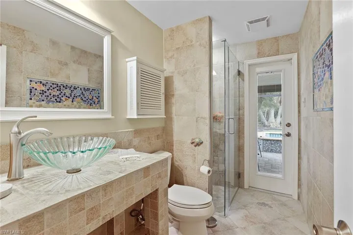 675  Harbour  DR, Naples, FL 34103