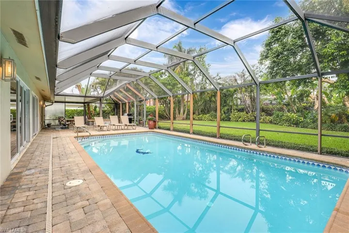 675  Harbour  DR, Naples, FL 34103