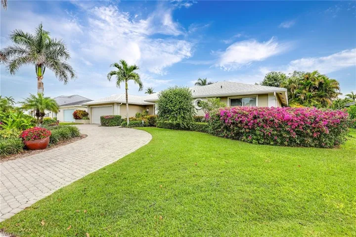 675  Harbour  DR, Naples, FL 34103