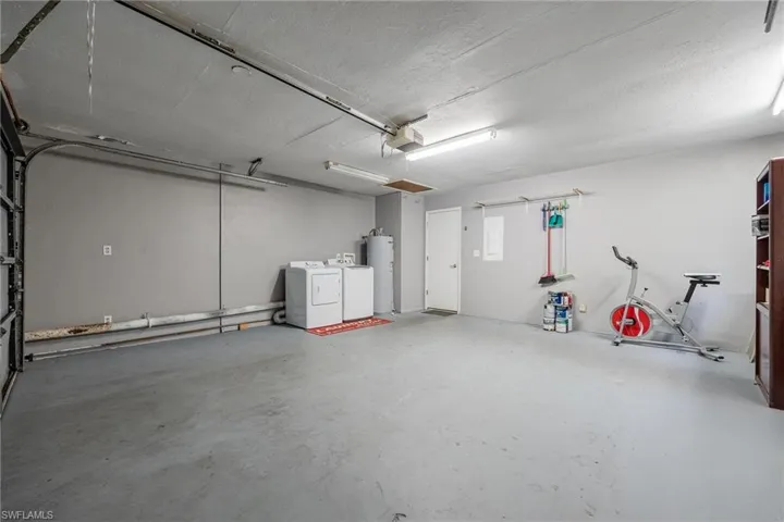 Spacious garage for parking & storage
