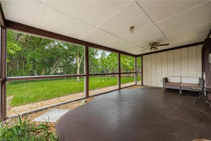 Spacious screened lanai