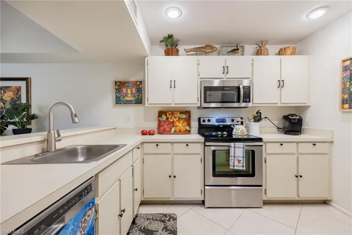 14880  Summerlin Woods  DR, Fort Myers, FL 33919
