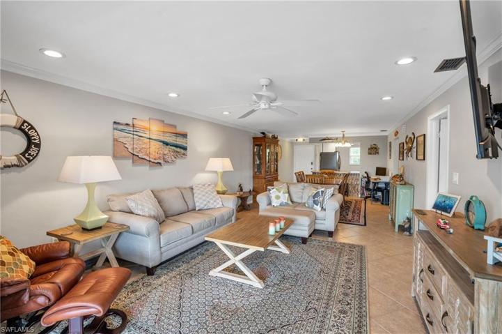 1730 Sandy CIR # 210, CAPE CORAL FL 33904