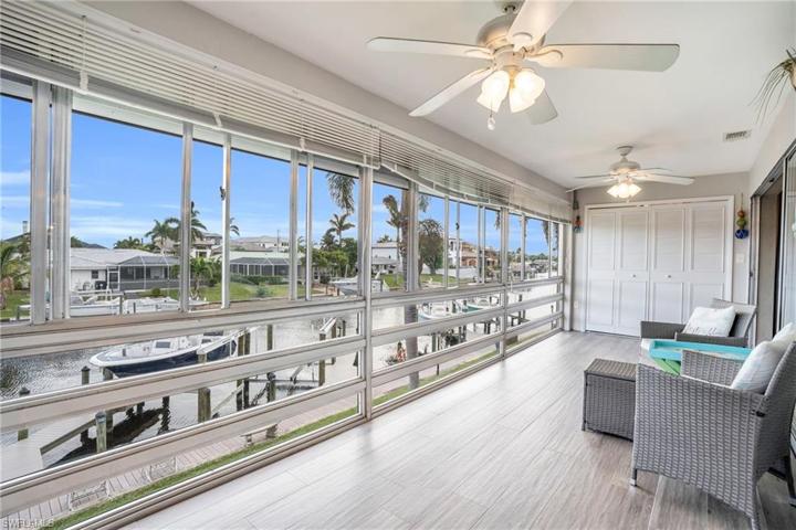 Glass/Screened Lanai
