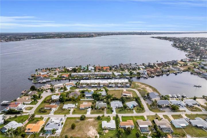 1730 Sandy CIR # 210, CAPE CORAL FL 33904