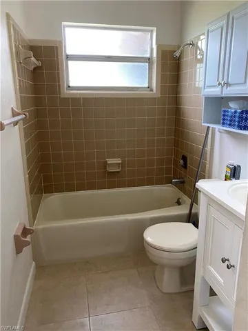 17 Illinois Rd, Lehigh Acres, Florida 33936