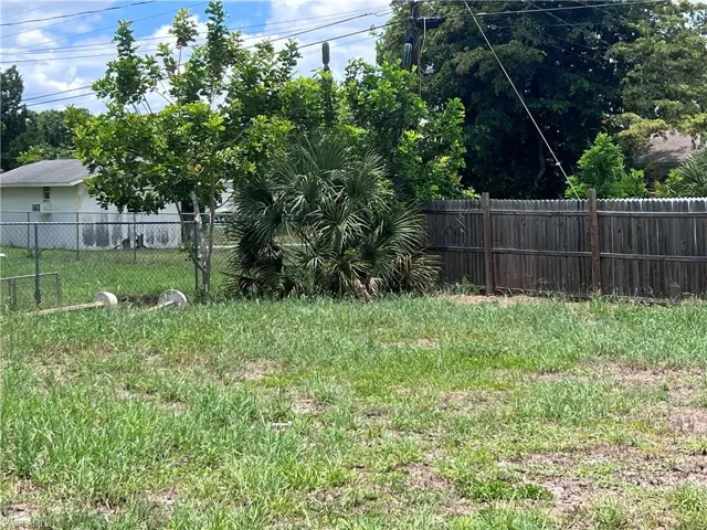 17 Illinois Rd, Lehigh Acres, Florida 33936