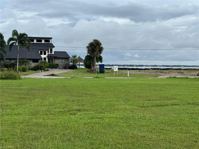 View of grassy yard