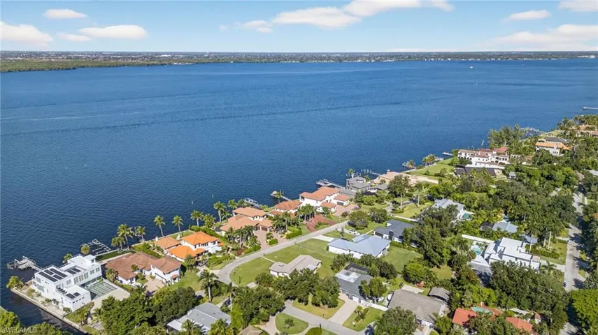 3965 W Riverside Dr, Fort Myers, Florida 33901