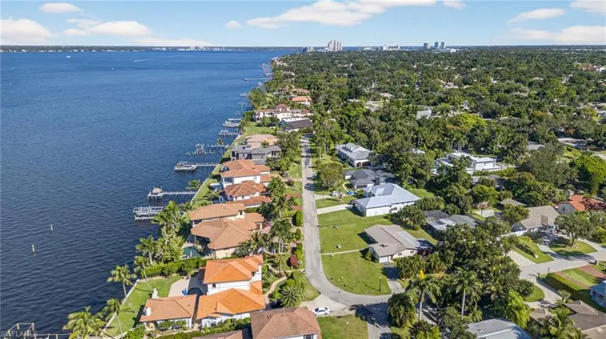 3965 W Riverside Dr, Fort Myers, Florida 33901