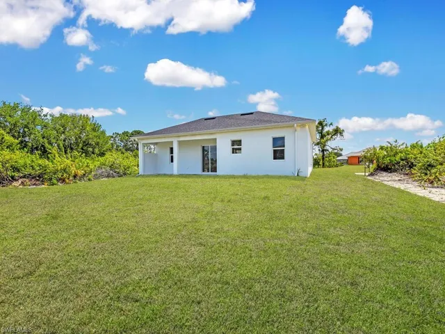 1402  Donald S AVE, Lehigh Acres, FL 33976