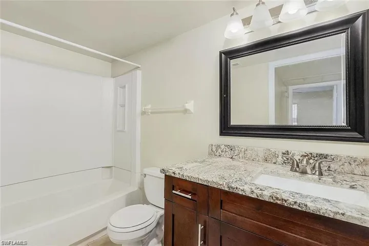 5323  Summerlin  RD, Fort Myers, FL 33919