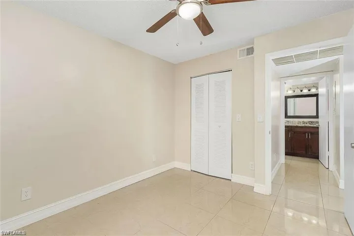 5323  Summerlin  RD, Fort Myers, FL 33919