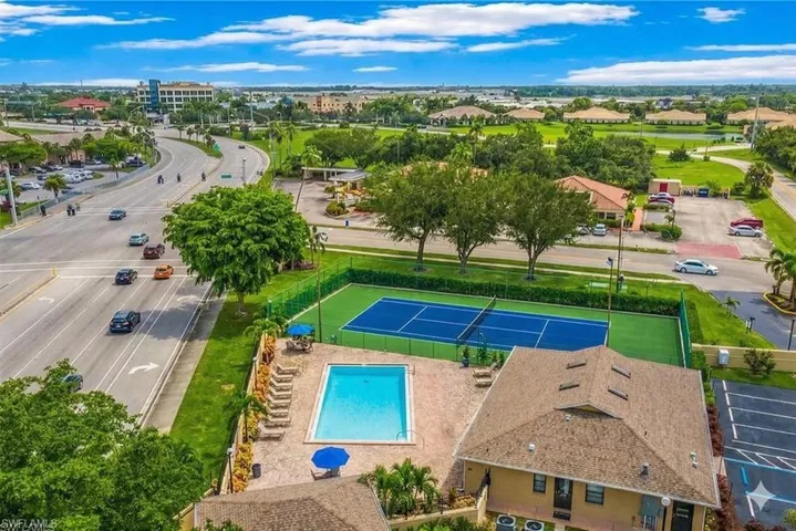5323  Summerlin  RD, Fort Myers, FL 33919