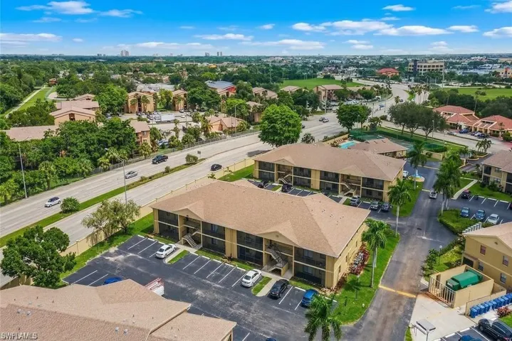 5323  Summerlin  RD, Fort Myers, FL 33919
