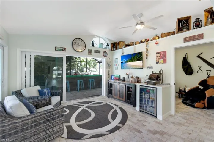 Florida room with sliders to lanai