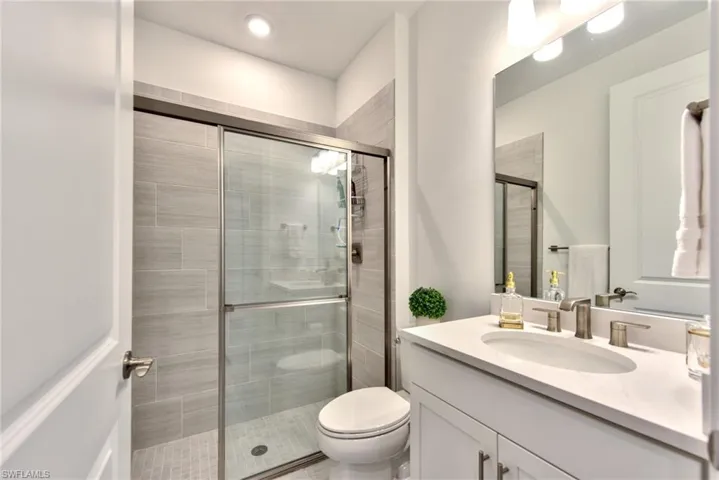 9280  Cormorant  DR, Naples, FL 34120