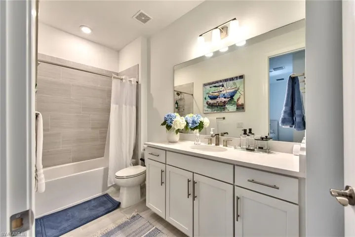 9280  Cormorant  DR, Naples, FL 34120