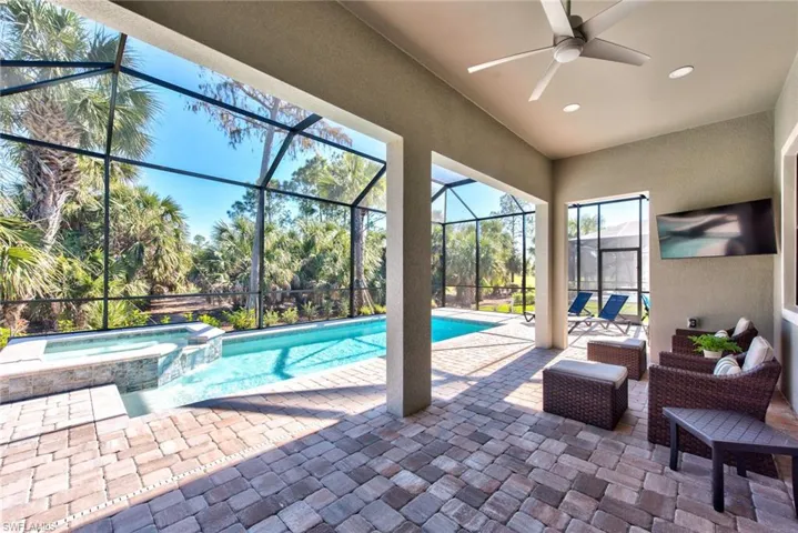 9280  Cormorant  DR, Naples, FL 34120