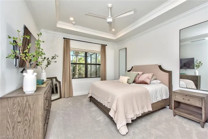 9280  Cormorant  DR, Naples, FL 34120
