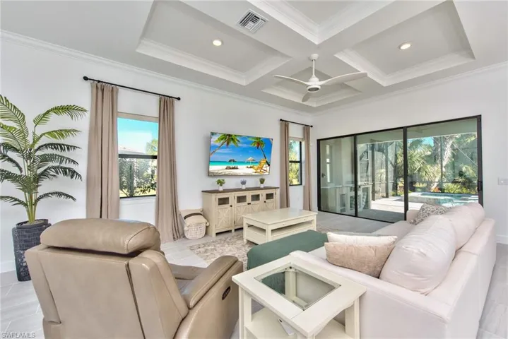 9280  Cormorant  DR, Naples, FL 34120