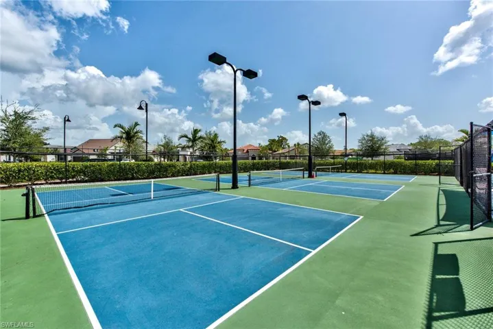 9280  Cormorant  DR, Naples, FL 34120