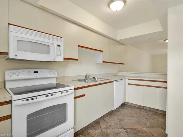 10041 Maddox Ln 102, Bonita Springs, Florida 34135