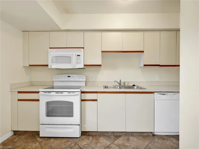 10041 Maddox Ln 102, Bonita Springs, Florida 34135