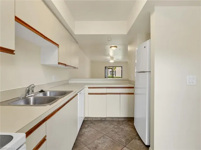 10041 Maddox Ln 102, Bonita Springs, Florida 34135