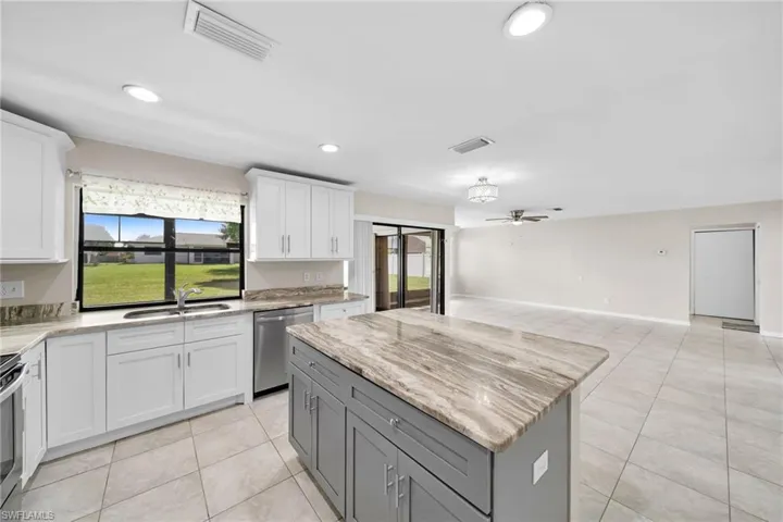 919 SE 5th  PL, Cape Coral, FL 33990