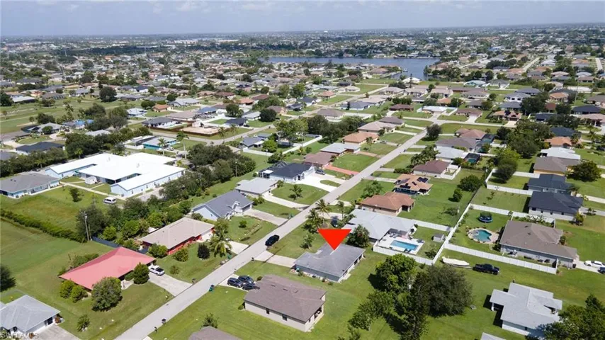 919 SE 5th  PL, Cape Coral, FL 33990
