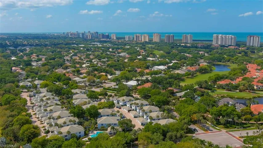 7091  BARRINGTON  CIR, Naples, FL 34108