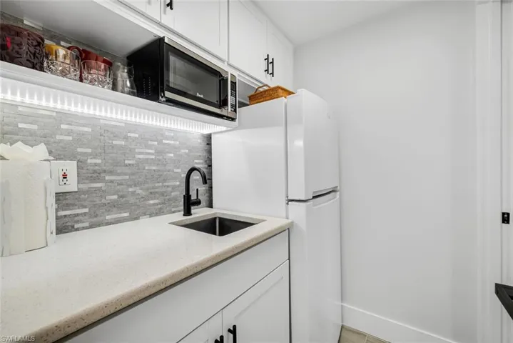 900 Broad Ave S # 2c, Naples Fl 34102