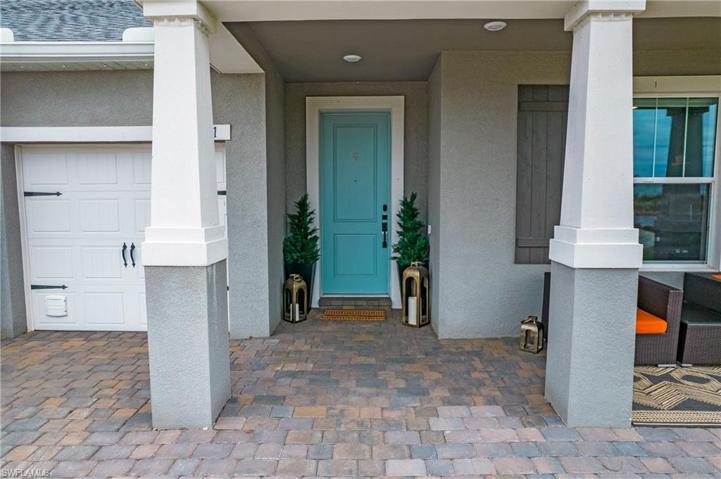 Who wouldn't LOVE this front door color!