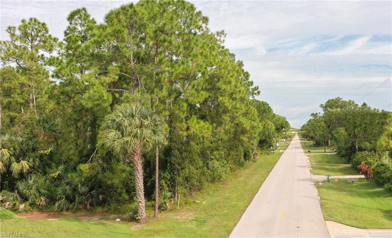 25 ST SW, NAPLES FL 34117