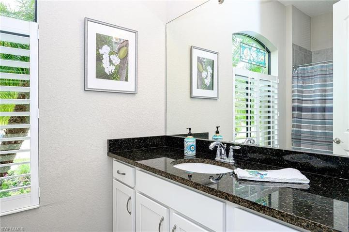 Full Bathroom 3