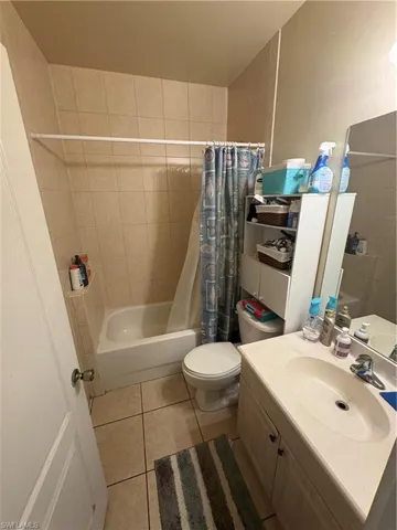 2500  Storter  AVE, Naples, FL 34112