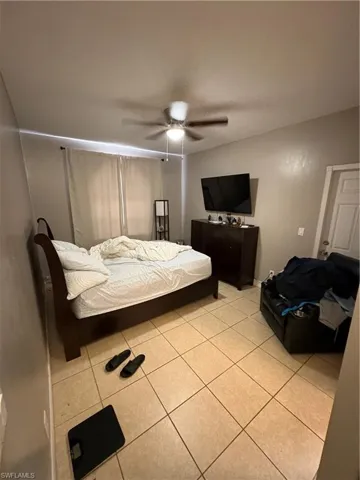 2500  Storter  AVE, Naples, FL 34112