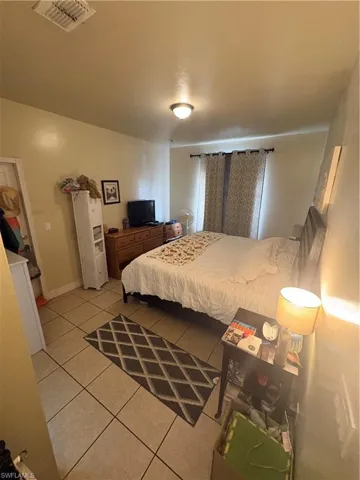 2500  Storter  AVE, Naples, FL 34112