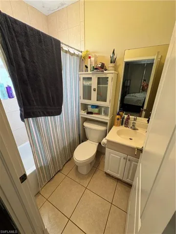 2500  Storter  AVE, Naples, FL 34112