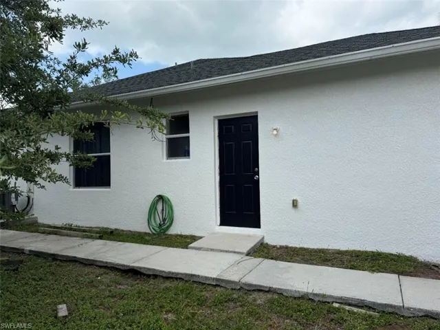 2500  Storter  AVE, Naples, FL 34112