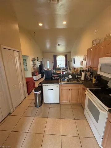 2500  Storter  AVE, Naples, FL 34112