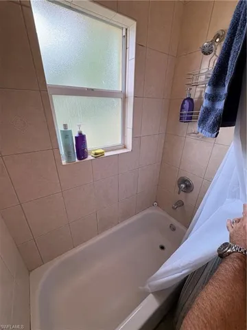 2500  Storter  AVE, Naples, FL 34112